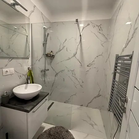 Bella Apartment *